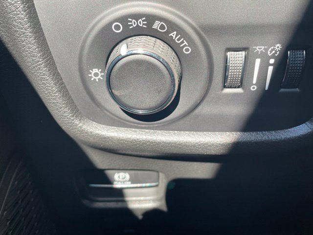 2027 Jeep Grand Cherokee LAREDO ALTITUDE 4X4 - 23081354 - 23