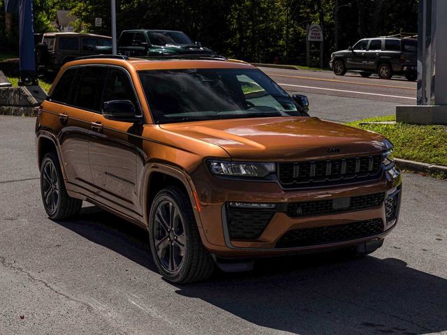 2027 Jeep Grand Cherokee 2 Row LIMITED 4X4 - 23077510 - 2
