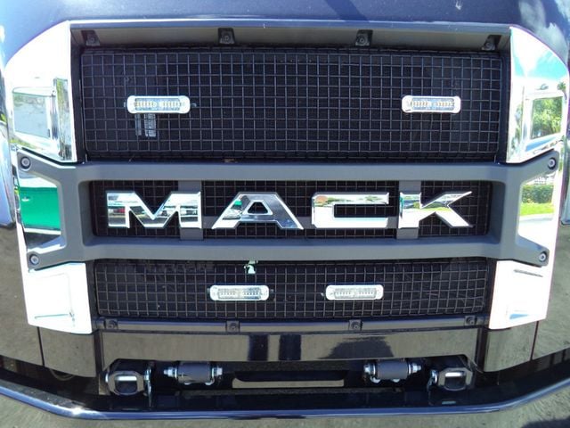2027 Mack MD6 TowBox 26FT ENCLOSED ROLLBACK TOW TRUCK SHARK JERRDAN - 21897683 - 12