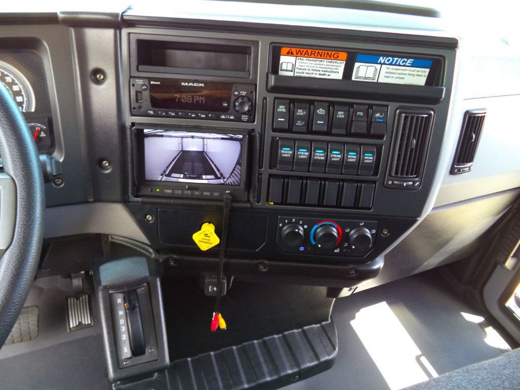 2027 Mack MD6 TowBox 26FT ENCLOSED ROLLBACK TOW TRUCK SHARK JERRDAN - 21897683 - 47