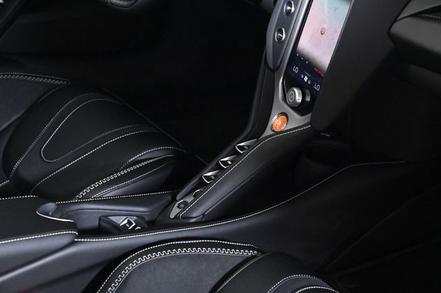 2027 McLaren 750S Spider - 23020775 - 16