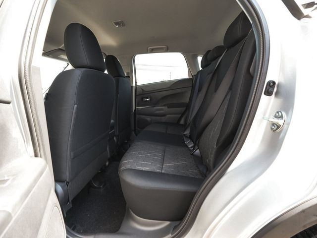 2027 Mitsubishi Outlander Sport 2.0 ES - 23085824 - 32