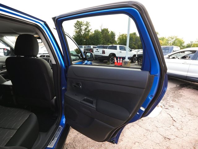 2027 Mitsubishi Outlander Sport 2.0 LE - 23085825 - 11