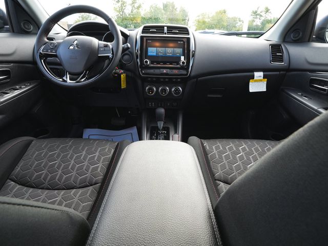 2027 Mitsubishi Outlander Sport 2.0 LE - 23085825 - 32