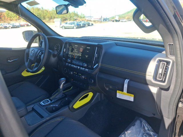 2027 Nissan Frontier SV - 23086410 - 28