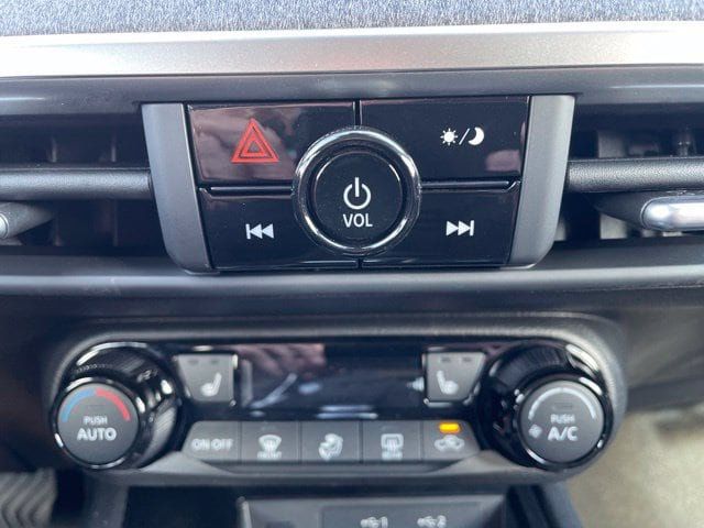 2027 Nissan Kicks SV - 23080782 - 13