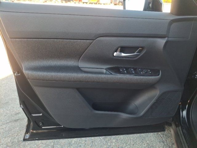 2027 Nissan Kicks SV - 23086415 - 9