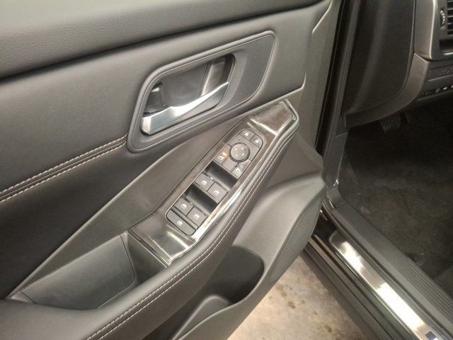 2027 Nissan Rogue Dark Armor - 23093178 - 10