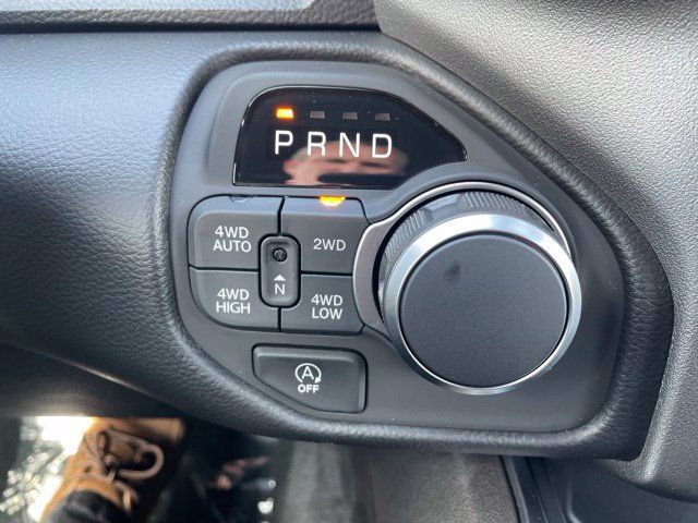 2027 Ram 1500 BIG HORN CREW CAB 4X4 5'7 BOX - 23077161 - 17