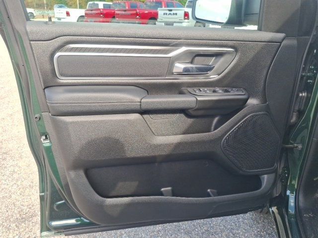 2027 Ram 1500 BIG HORN CREW CAB 4X4 5'7 BOX - 23077185 - 9