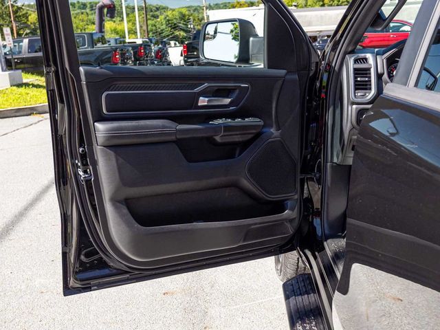 2027 Ram 1500 BIG HORN CREW CAB 4X4 5'7 BOX - 23077704 - 10