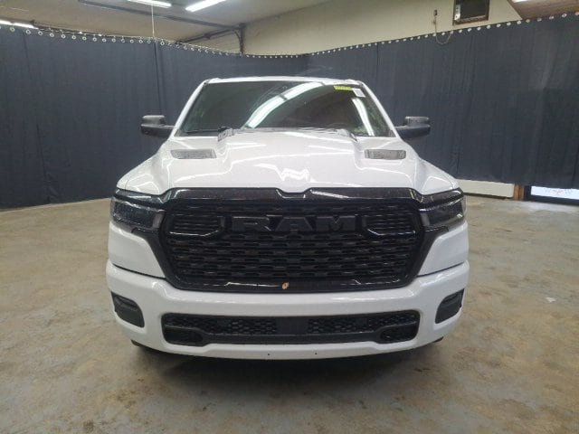2027 Ram 1500 EXPRESS CREW CAB 4X4 5'7 BOX - 23077160 - 1
