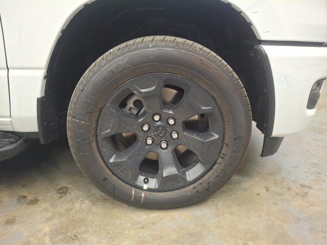 2027 Ram 1500 EXPRESS CREW CAB 4X4 5'7 BOX - 23077160 - 25