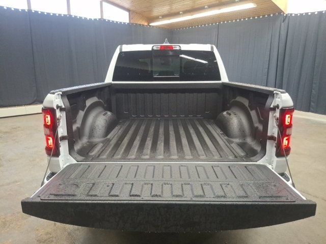 2027 Ram 1500 TRADESMAN CREW CAB 4X4 - 23077160 - 21