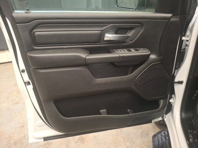2027 Ram 1500 TRADESMAN CREW CAB 4X4 - 23077160 - 8
