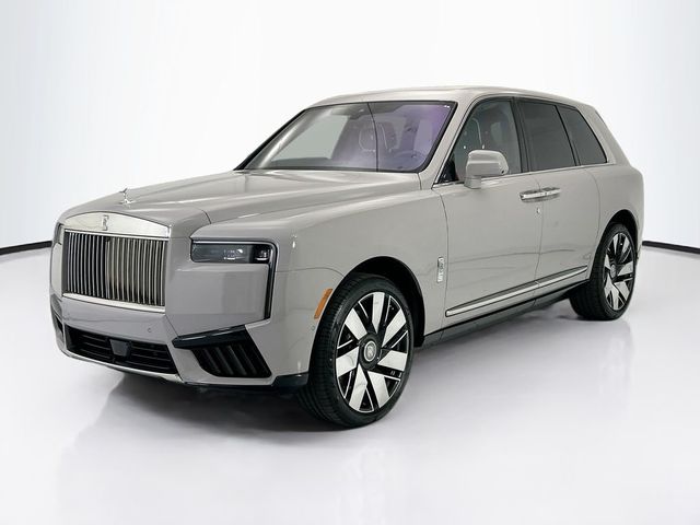 2027 Rolls-Royce Cullinan -'s photo