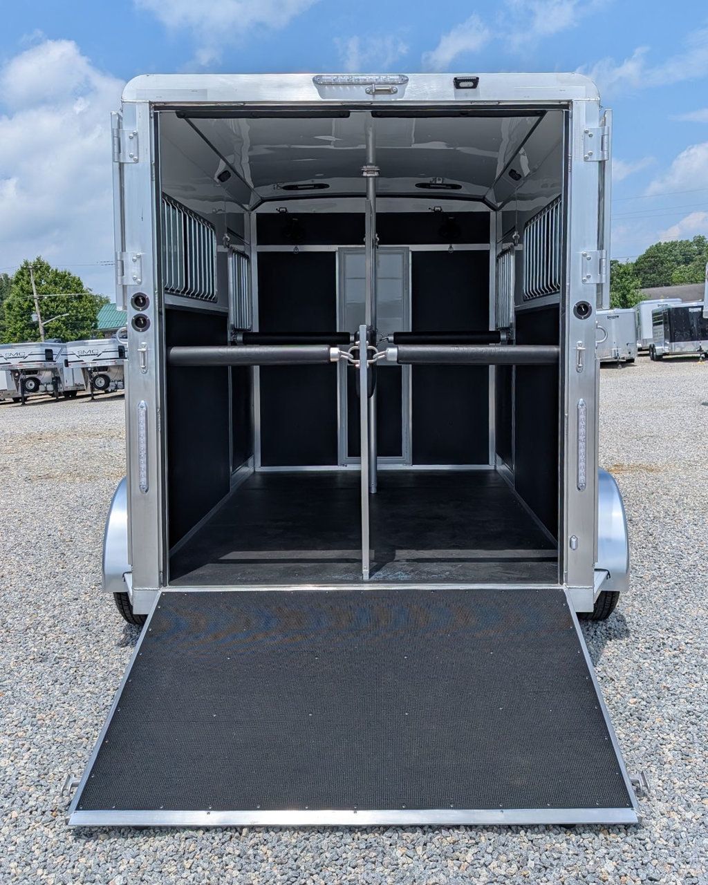 2027 Shadow 2 Horse KingPro Straight Load w/ Queen Tack  - 23041133 - 4