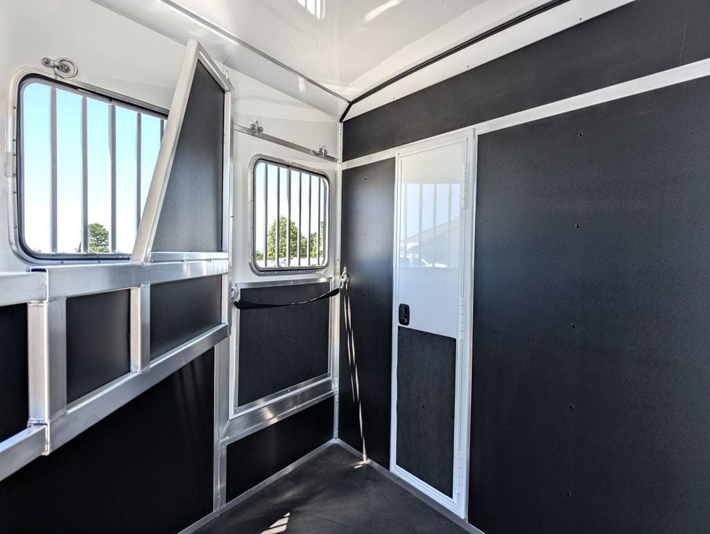 2027 Shadow 2 Horse Slant 9' Living Quarters w/ Slide  - 23034796 - 5