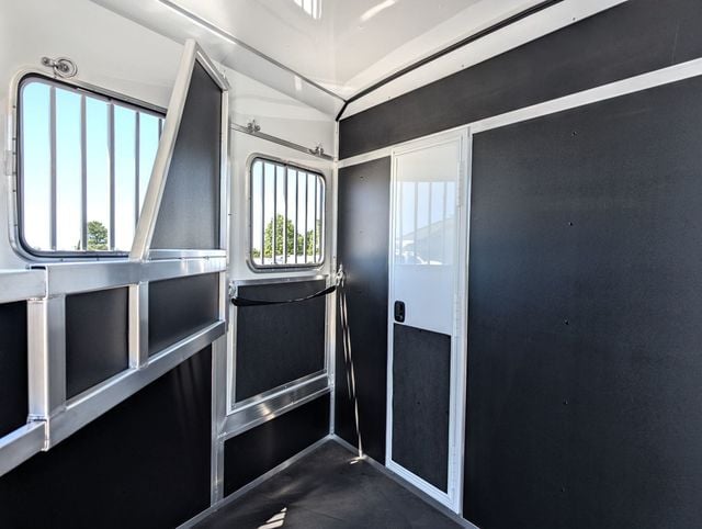 2027 Shadow 2 Horse Slant 9' Living Quarters w/ Slide  - 23034796 - 5