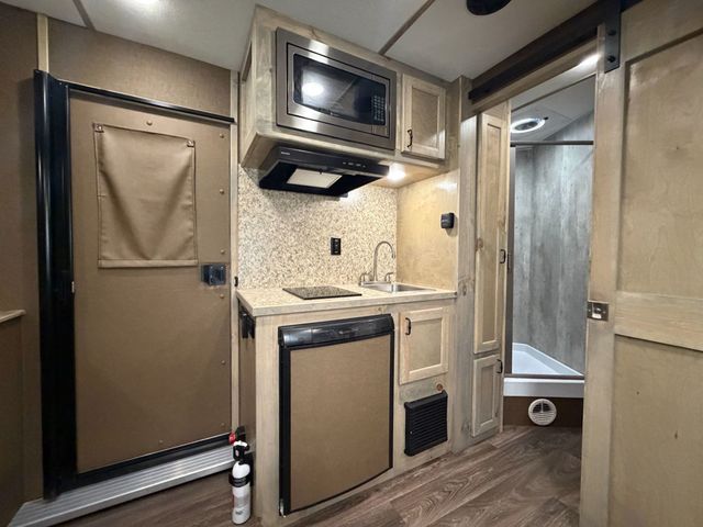 2027 Shadow 2 Horse Slant Bumper Pull Living Quarters w/ Slide  - 23068509 - 11