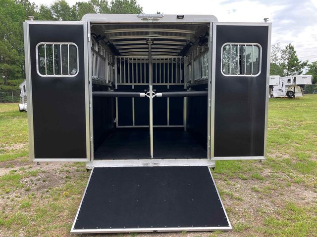 2027 Shadow 2+1 Straight Load w/ Box Stall  - 23047388 - 8