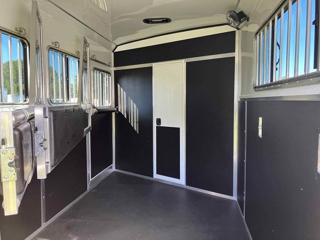 2027 Shadow 3 Horse Slant 10'6 Living Quarters w/ Slide  - 23087165 - 7