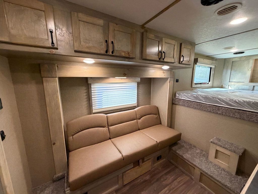 2027 Shadow 3 Horse Slant 10'6 Living Quarters w/ Slide  - 23091913 - 9