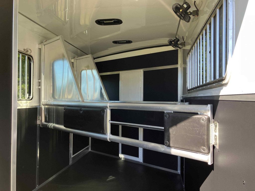 2027 Shadow 3 Horse Slant 10'6 Living Quarters w/ Slide  - 23091913 - 5