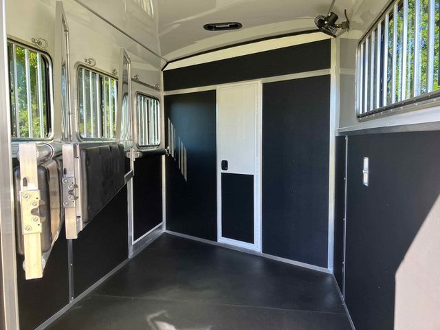 2027 Shadow 3 Horse Slant 10'6 Living Quarters w/ Slide  - 23091913 - 7