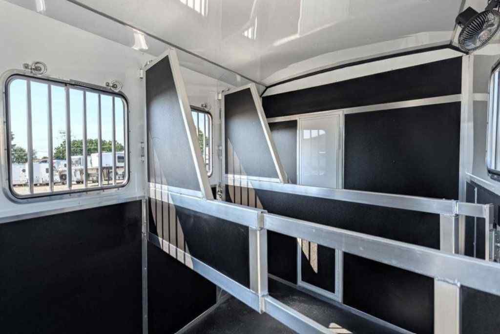 2027 Shadow 3 Horse Slant 7' Living Quarters  - 23059270 - 9