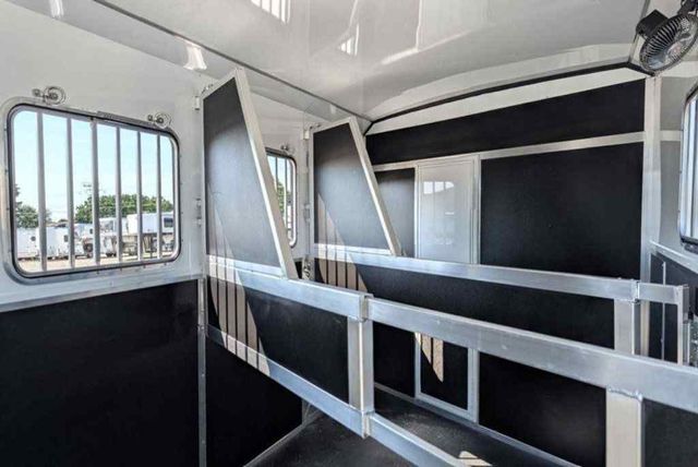 2027 Shadow 3 Horse Slant 7' Living Quarters  - 23059270 - 9
