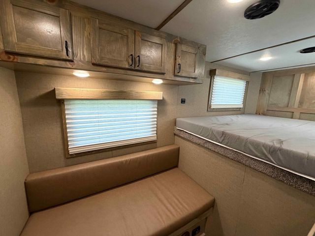2027 Shadow 3 Horse Slant 7' Living Quarters  - 23059270 - 12