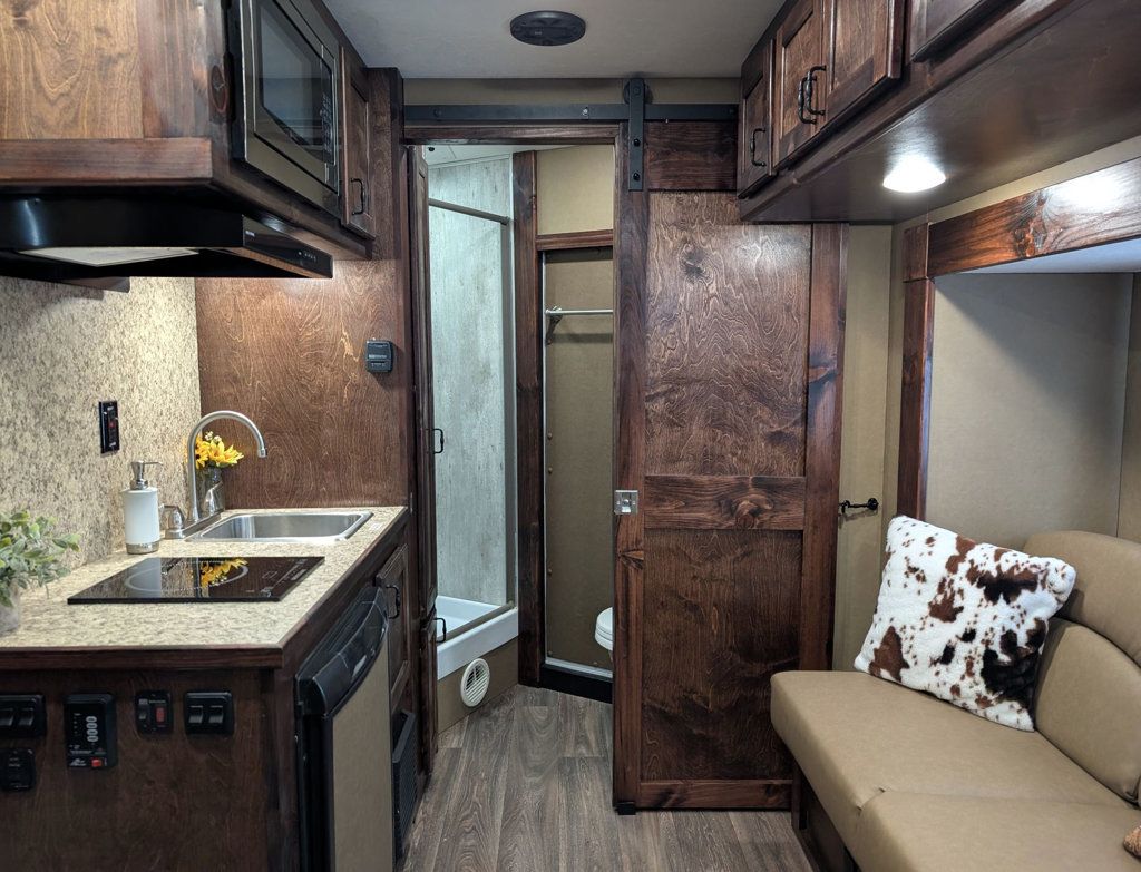 2027 Shadow 3 Horse Slant 9' Living Quarters with Slide  - 23091750 - 9
