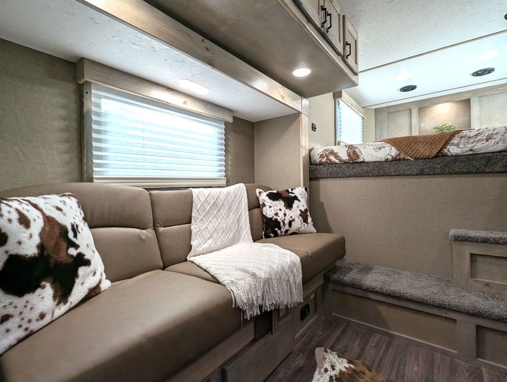 2027 Shadow 3 Horse Slant 9' Living Quarters with Slide  - 23099585 - 9