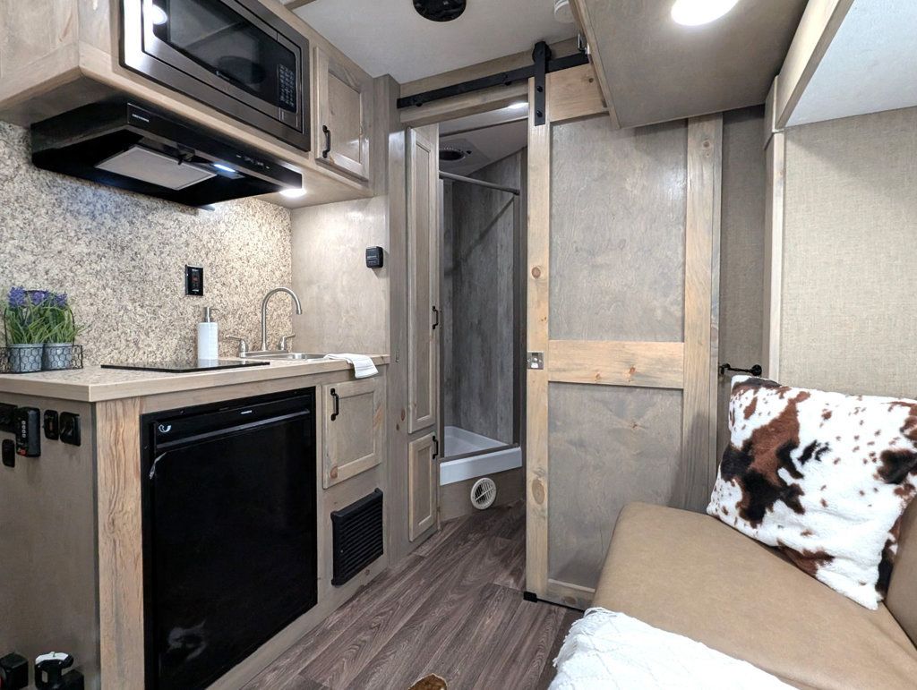 2027 Shadow 3 Horse Slant 9' Living Quarters with Slide  - 23099585 - 12