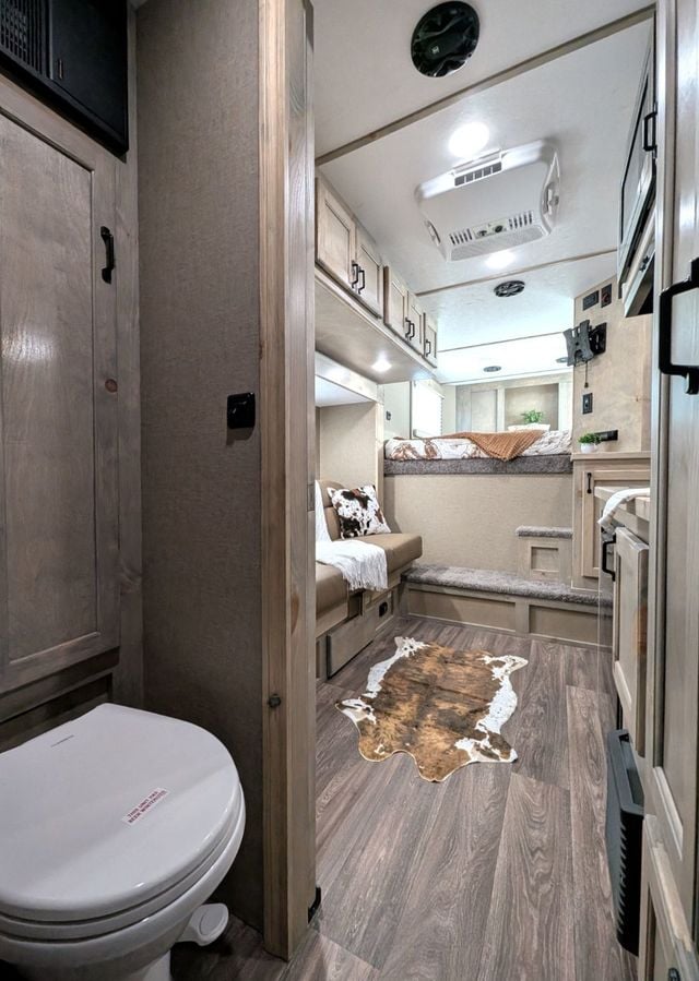 2027 Shadow 3 Horse Slant 9' Living Quarters with Slide  - 23099585 - 14