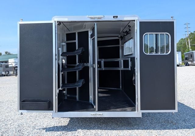 2027 Shadow 3 Horse Slant 9' Living Quarters with Slide  - 23099585 - 4