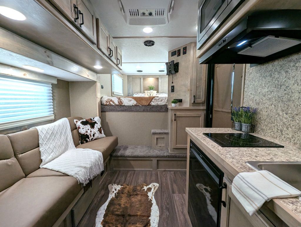 2027 Shadow 3 Horse Slant 9' Living Quarters with Slide  - 23099585 - 8