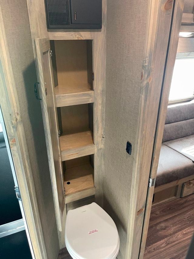 2027 Shadow 3 Horse Slant 9' Living Quarters with Slide  - 23064315 - 13