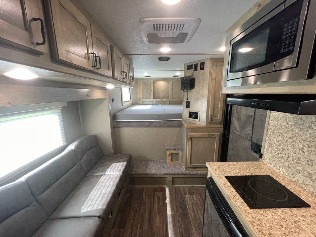 2027 Shadow 3 Horse Slant 9' Living Quarters with Slide  - 23064315 - 6