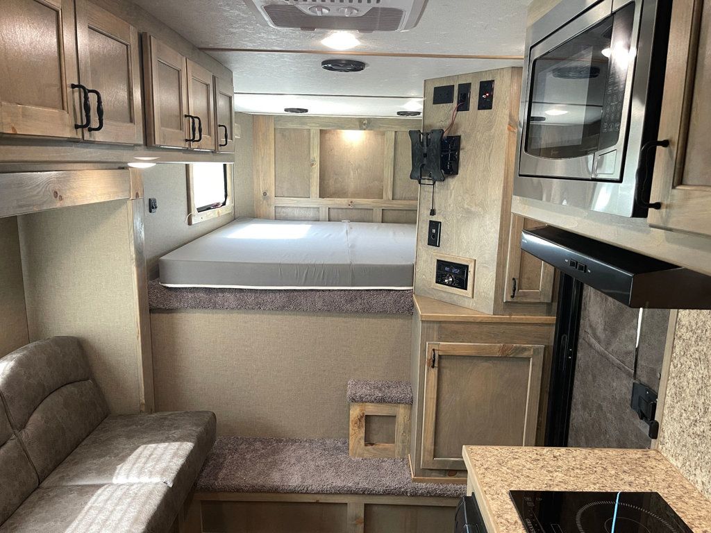 2027 Shadow 3 Horse Slant 9' Living Quarters with Slide  - 23064315 - 7
