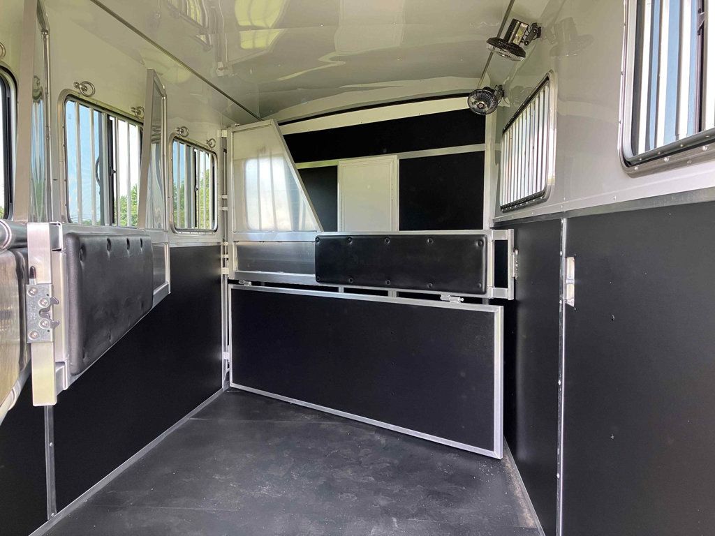 2027 Shadow 4 Horse Slant 10'6 Living Quarters w/ Slide  - 23054183 - 7