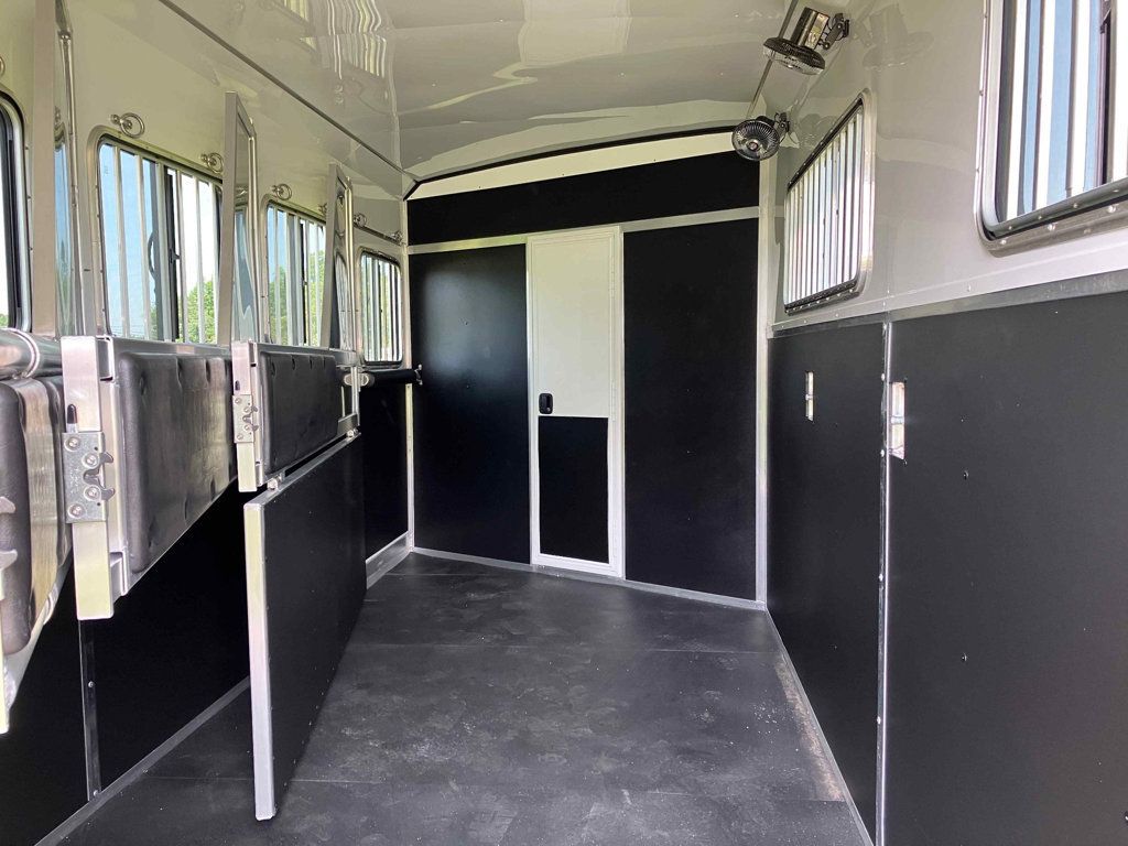 2027 Shadow 4 Horse Slant 10'6 Living Quarters w/ Slide  - 23054183 - 8