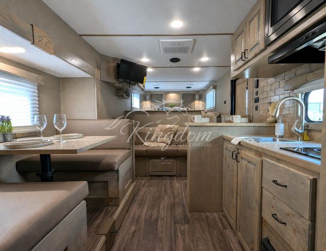 2027 Shadow 4 Horse Slant 14' Living Quarters w/ Slide  - 23058368 - 9