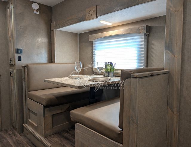 2027 Shadow 4 Horse Slant 14' Living Quarters w/ Slide  - 23058368 - 15