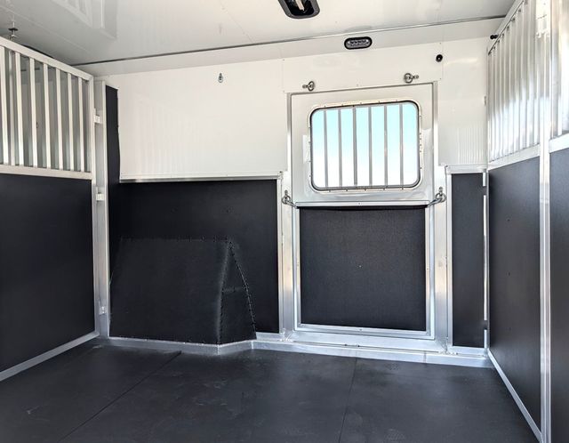 2027 Shadow 6 Horse Head to Head with King Tack & Side Ramp  - 23029937 - 2