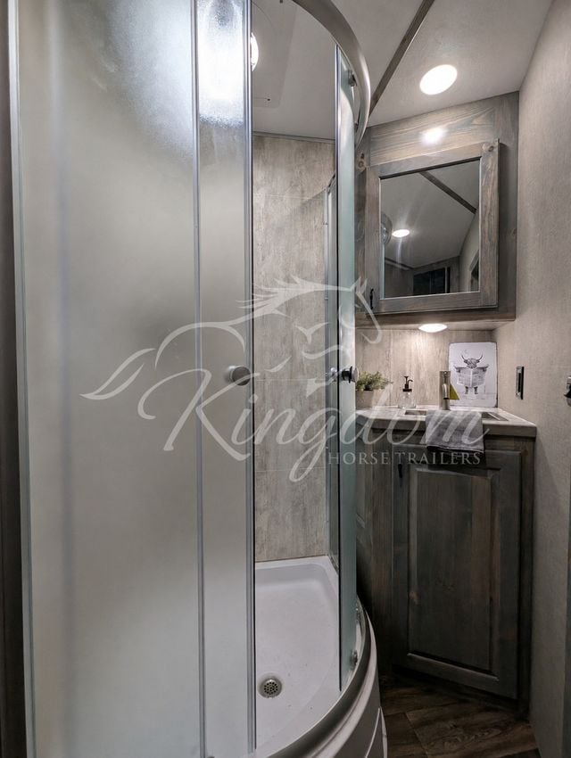 2027 Shadow Apex 3 Horse 14' Living Quarters  - 23065749 - 13