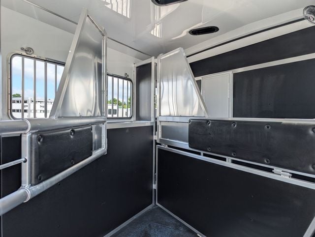 2027 Shadow Apex 3 Horse 14' Living Quarters  - 23065749 - 5