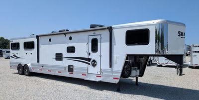2027 Shadow Apex 4 Horse 14' Living Quarters