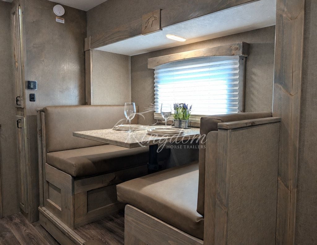 2027 Shadow Apex 4 Horse 14' Living Quarters  - 23058368 - 15